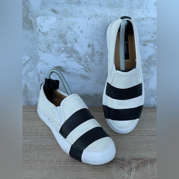 The Office of Angela Scott Stripe Sneakers size 7 - Picture 1 of 10